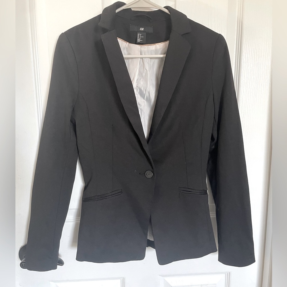 Size 6 H&M Black Blazer